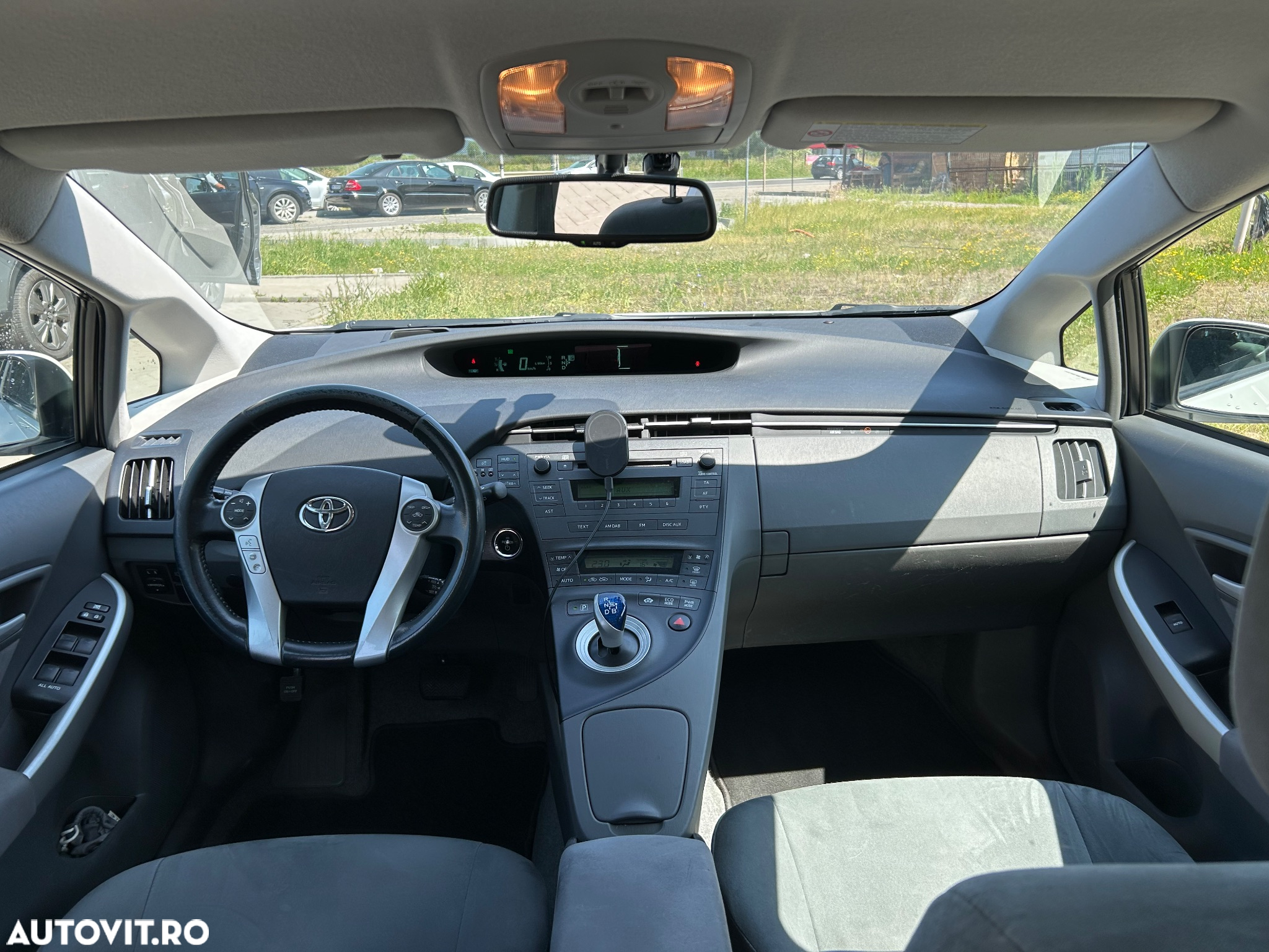 Toyota Prius (Hybrid) Sol - 7