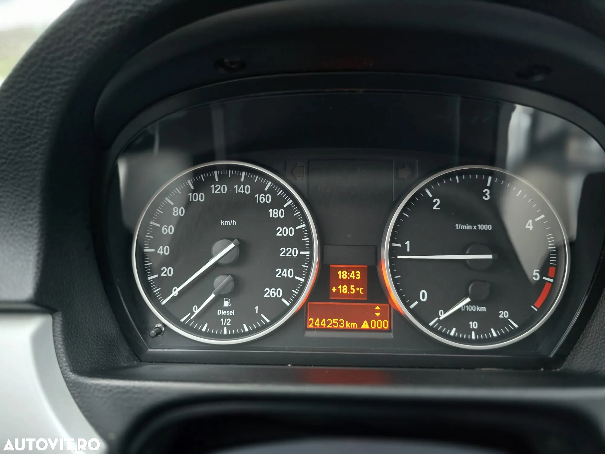 BMW Seria 3 320d xDrive DPF Touring - 8