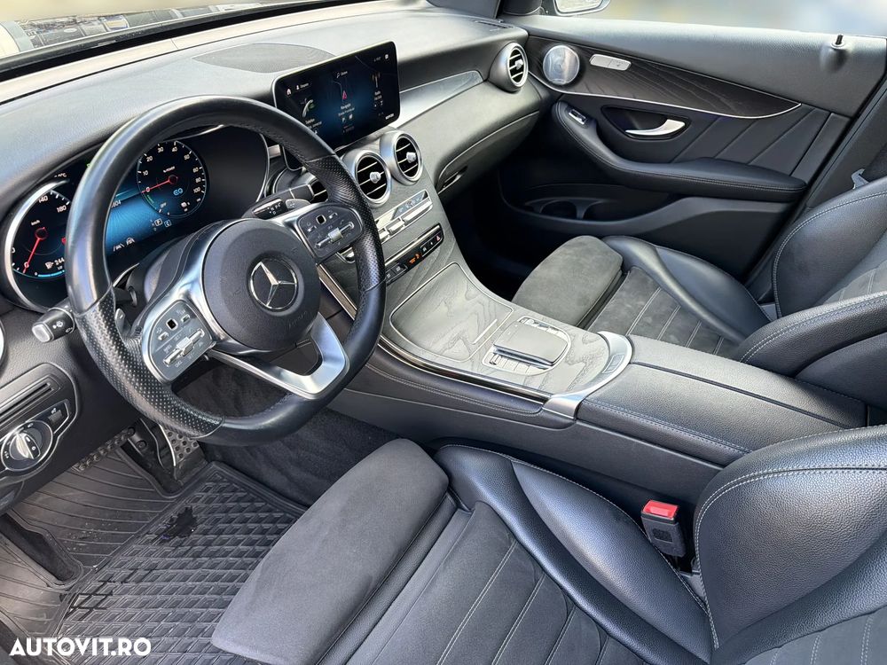 Mercedes-Benz GLC Coupe 300 e 4Matic 9G-TRONIC AMG Line Plus - 12