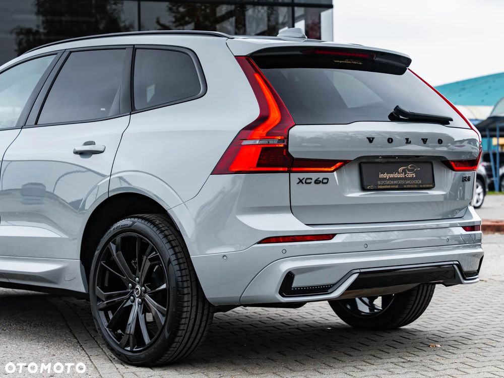 Volvo XC 60 B5 B AWD Plus Dark - 11