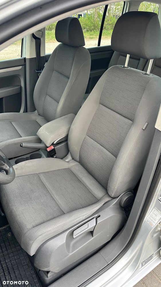 Volkswagen Touran 1.9 TDI Conceptline - 12