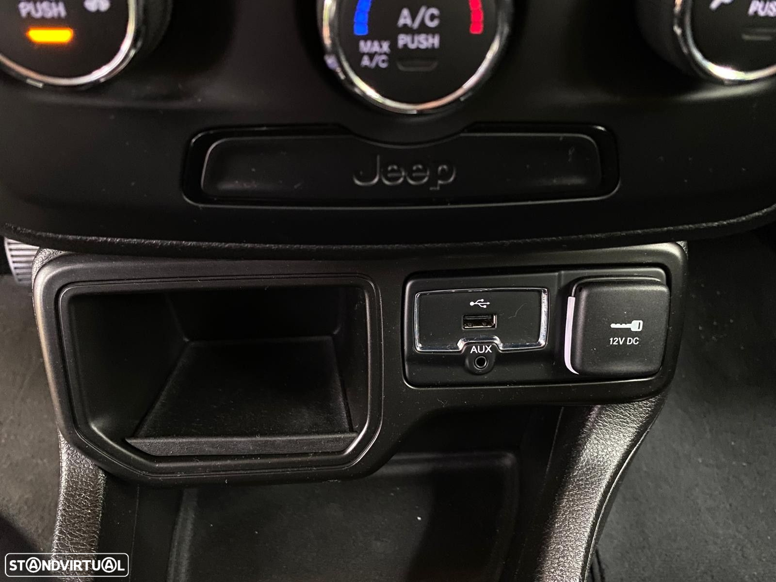 Jeep Renegade - 23