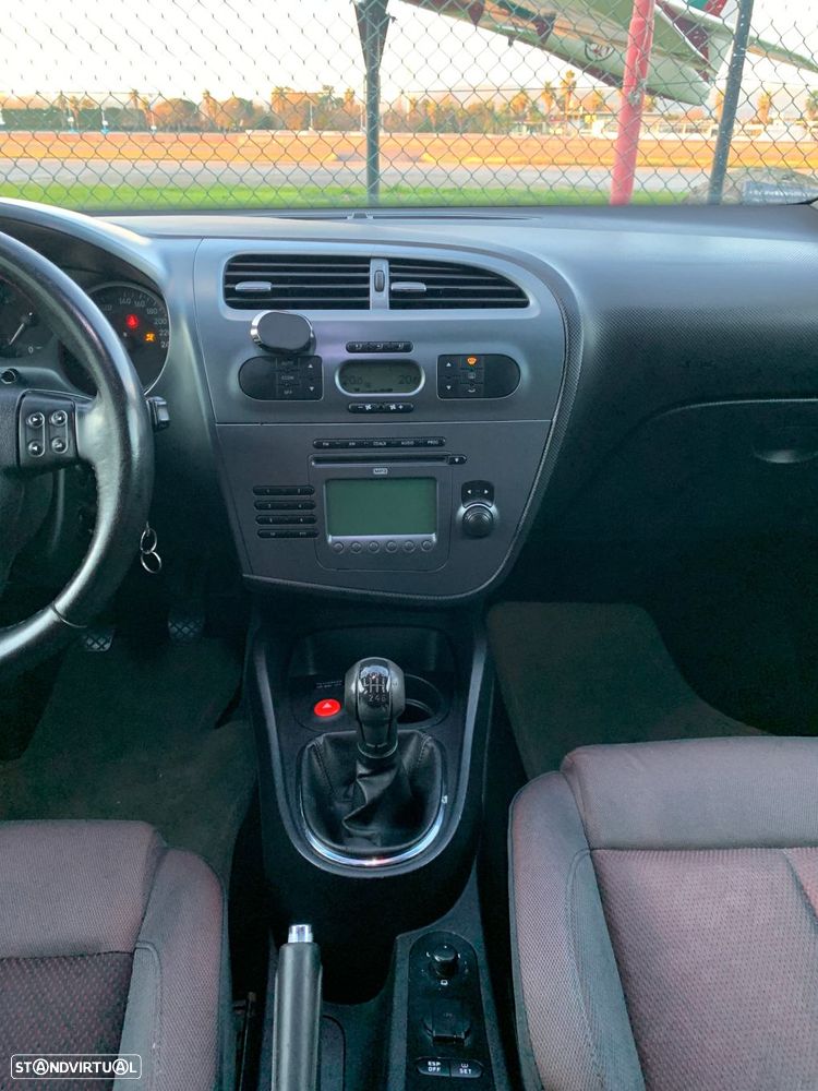 SEAT Leon 2.0 TDI FR DPF - 30