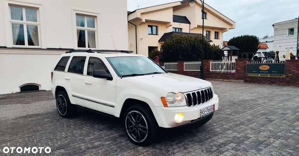 Jeep Grand Cherokee - 24