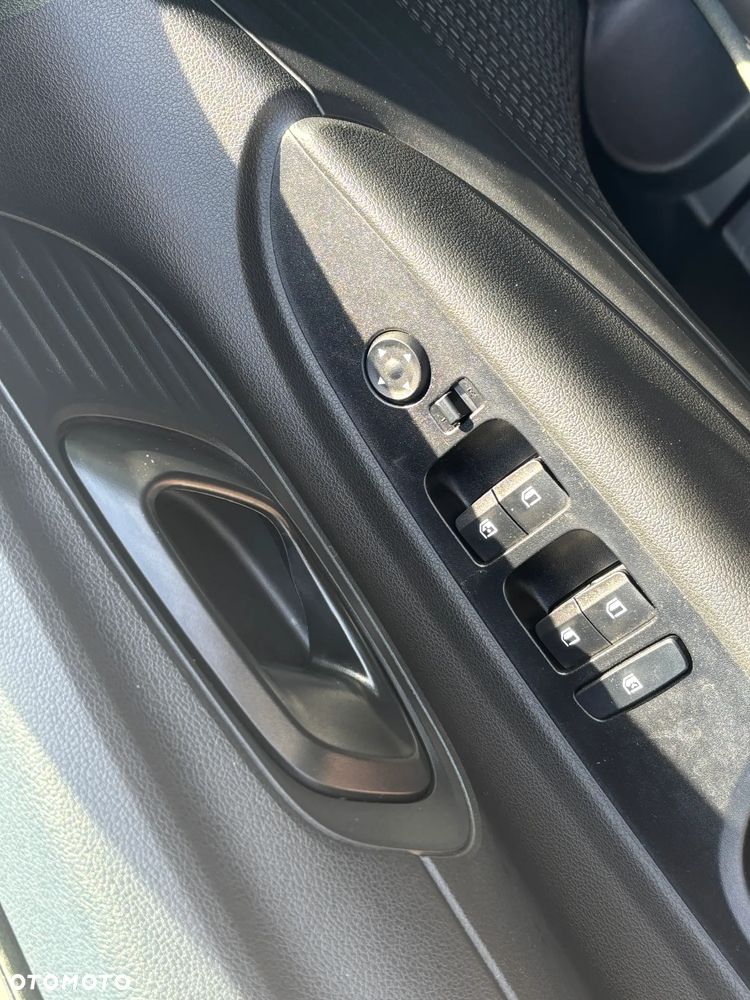 Hyundai i20 1.2 LPG Classic Plus - 23