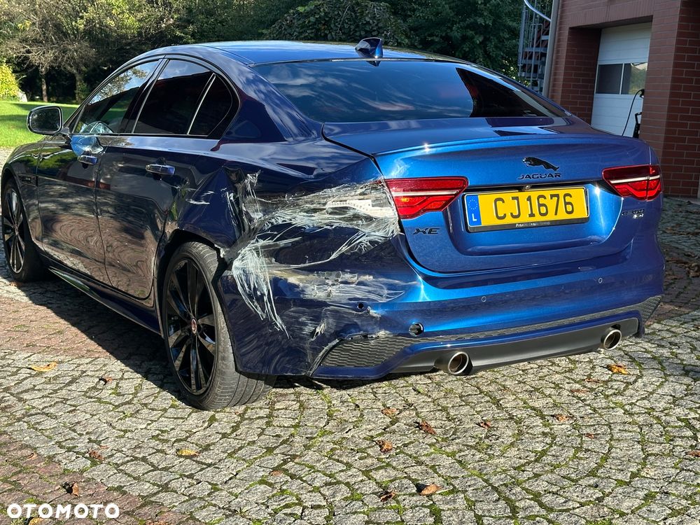 Jaguar XE 2.0 P300 AWD R-Dynamic HSE - 22