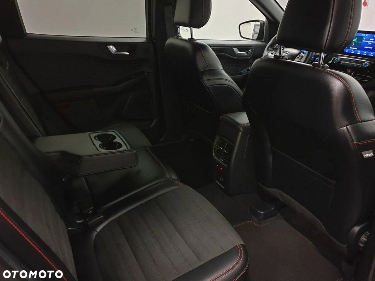 Ford Kuga 2.0 EcoBlue Hybrid ST-LINE X - 29