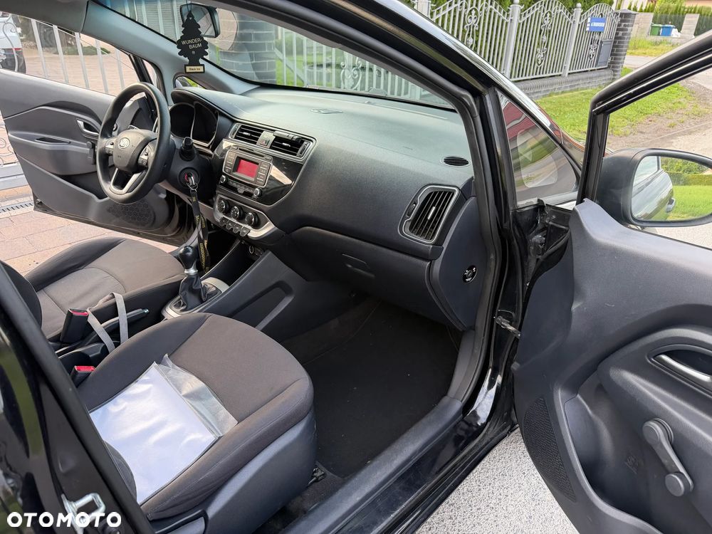Kia Rio - 11