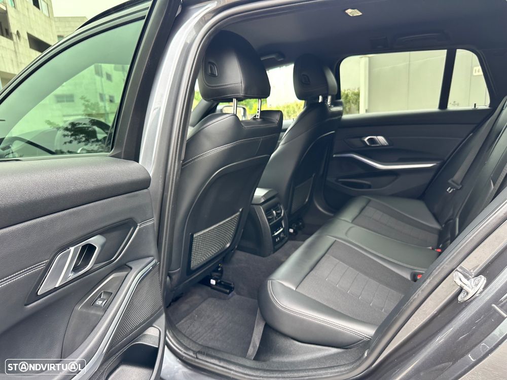 BMW 318 d Line Sport - 30