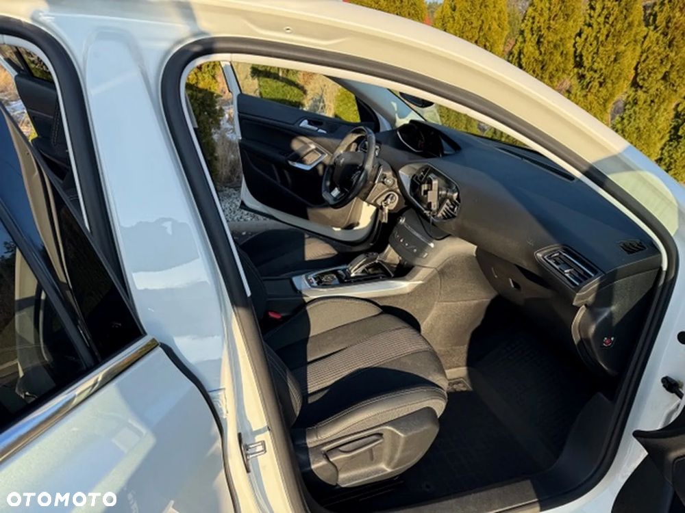 Peugeot 308 PureTech 130 GPF EAT8 Stop & Start GT - 12