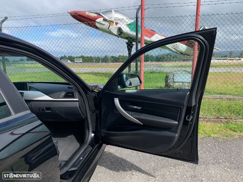 BMW 320 d Auto Pack M - 43