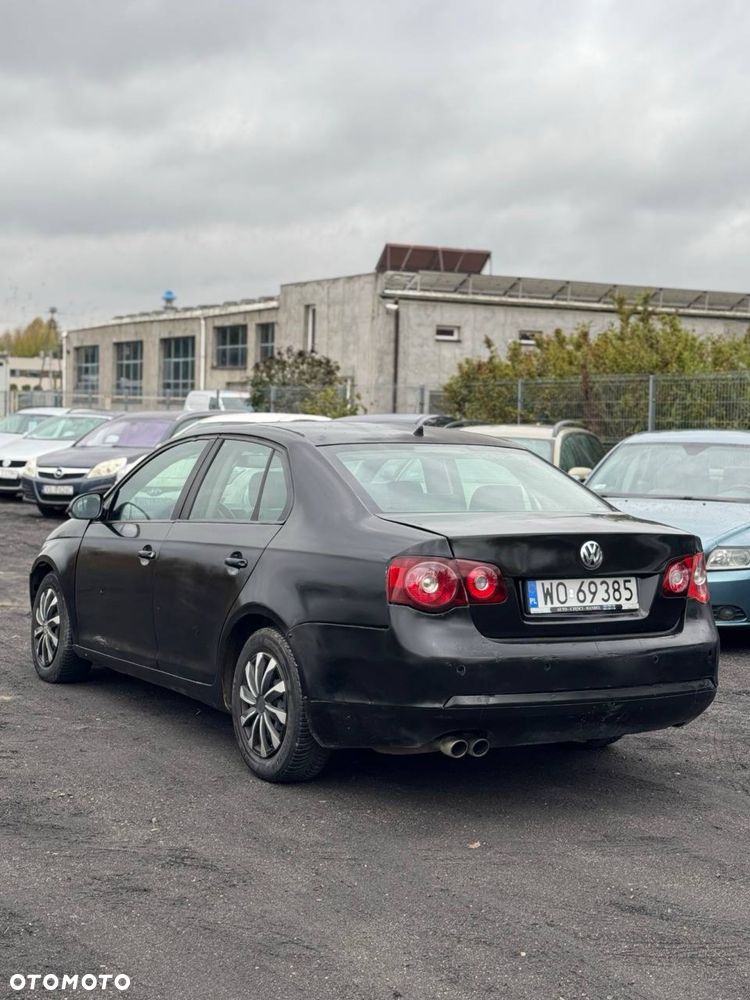 Volkswagen Jetta - 3