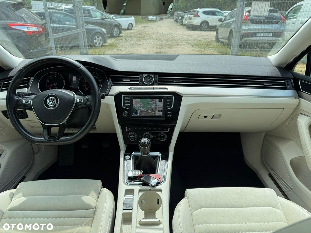 Volkswagen Passat - 8