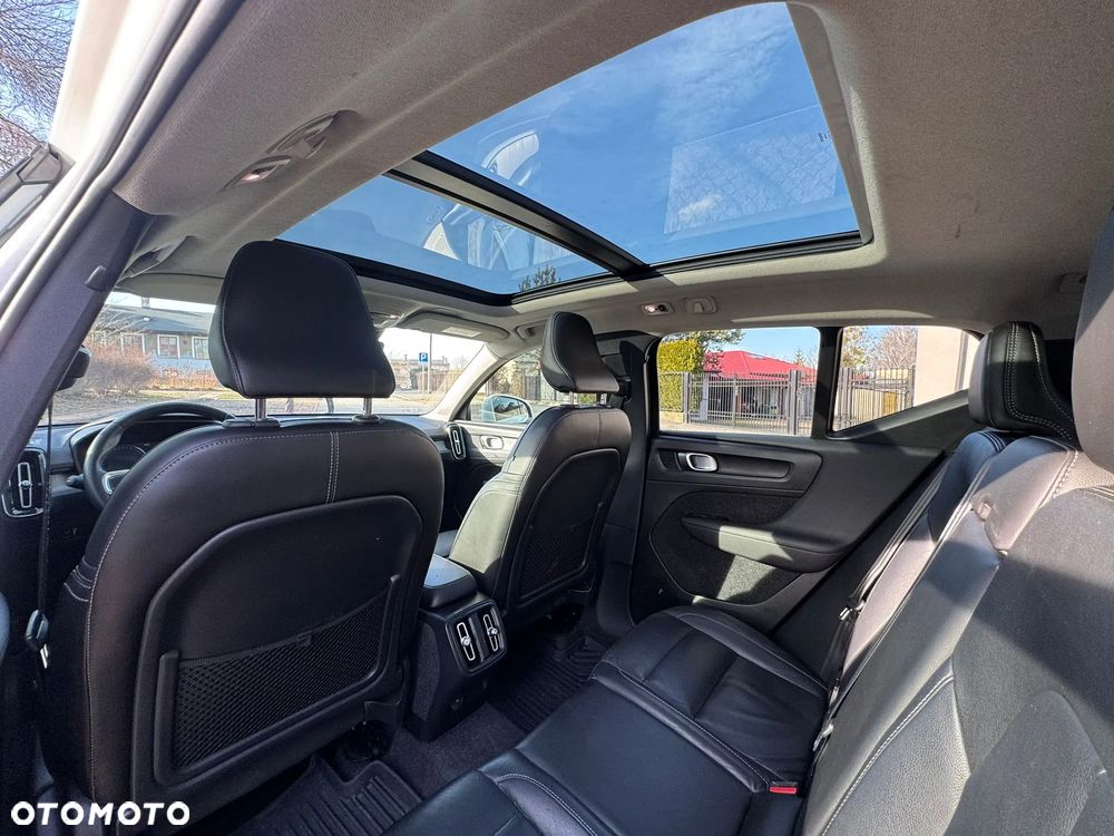 Volvo XC 40 D4 AWD Inscription - 12