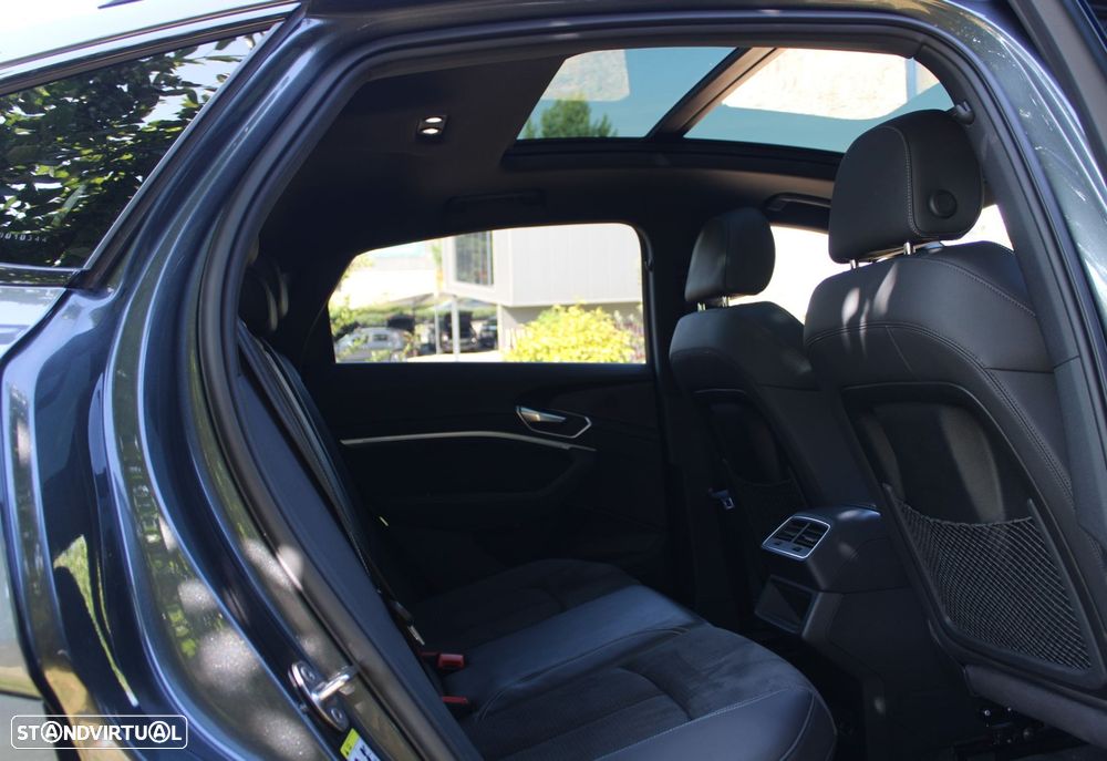 Audi Q8 e-Tron 50 quattro S line - 42
