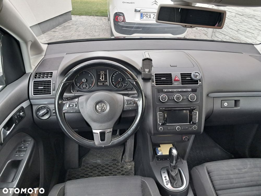 Volkswagen Touran - 5