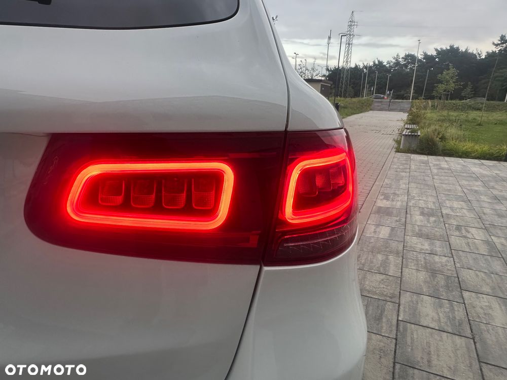 Mercedes-Benz GLC - 37