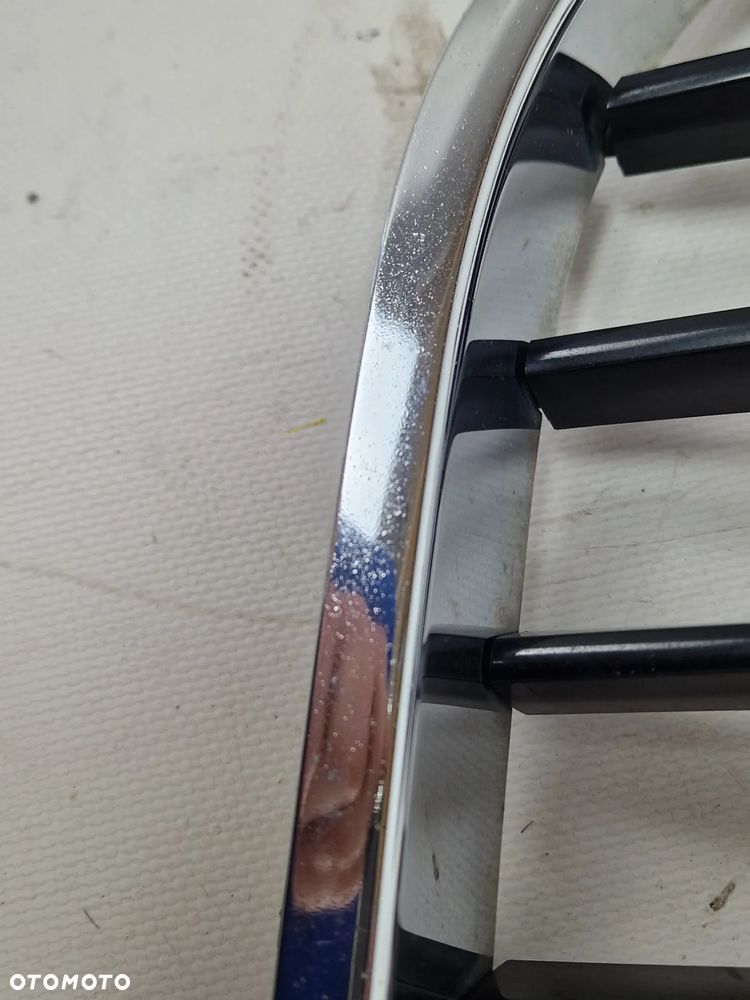 Grill atrapa nerka prawa BMW G30 G31 - 5