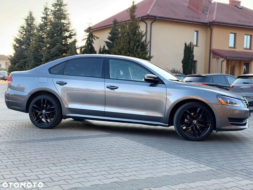 Volkswagen Passat - 4