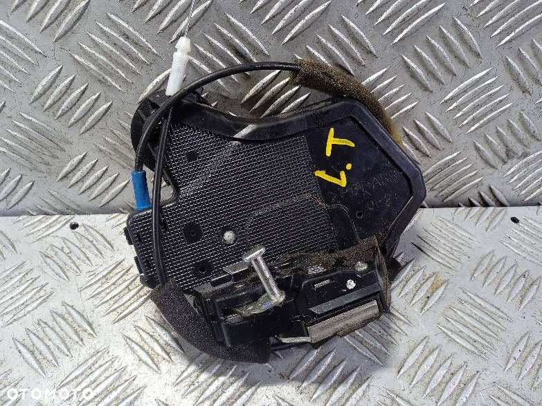 ZAMEK DRZWI LEWY TYLNY TOYOTA AVENSIS T25 - 1