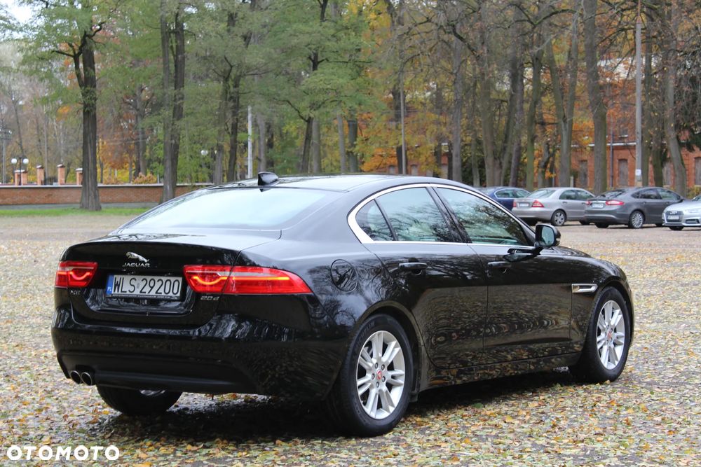 Jaguar XE 2.0 D Prestige - 14