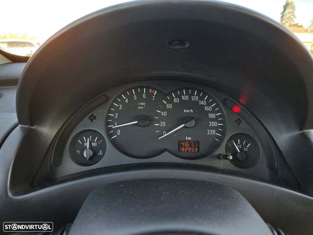 Opel Corsa 1.2 Twinport Cosmo - 14