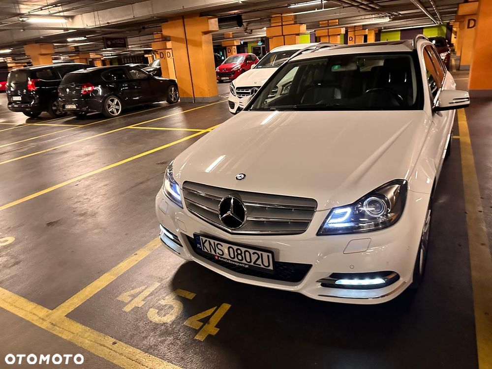 Mercedes-Benz Klasa C 220 CDI 4Matic 7G-TRONIC Avantgarde Edition - 24
