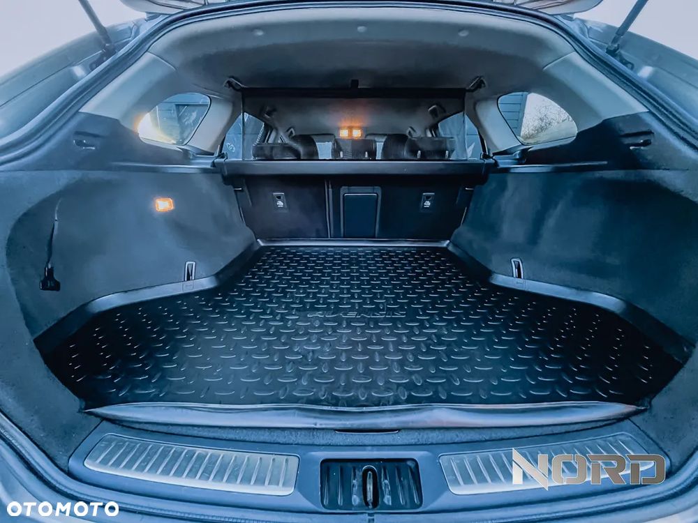 Toyota Avensis 1.8 Premium MS - 21