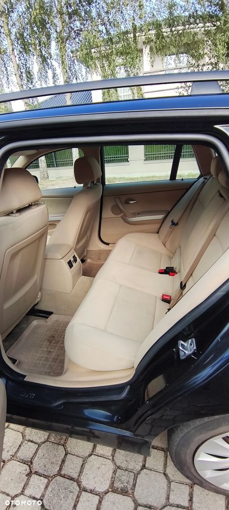 BMW Seria 3 318d - 10