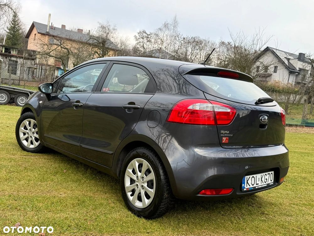 Kia Rio - 4