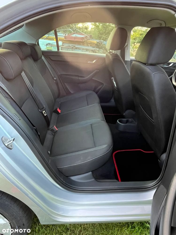 Skoda RAPID 1.6 TDI DPF Edition - 12