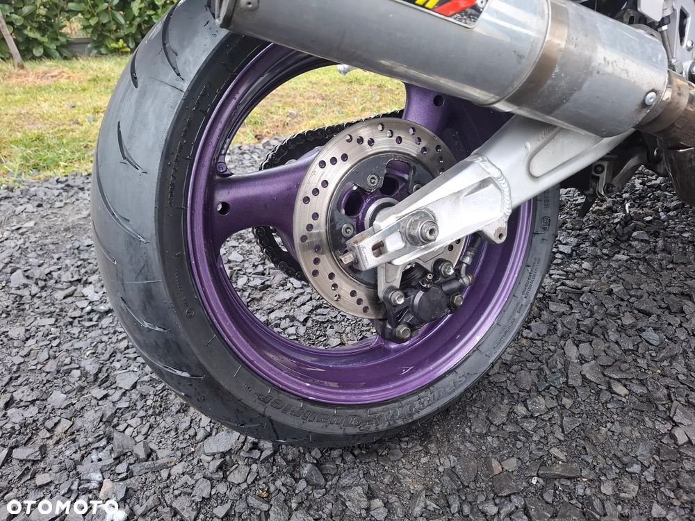 Suzuki GSX-R - 15