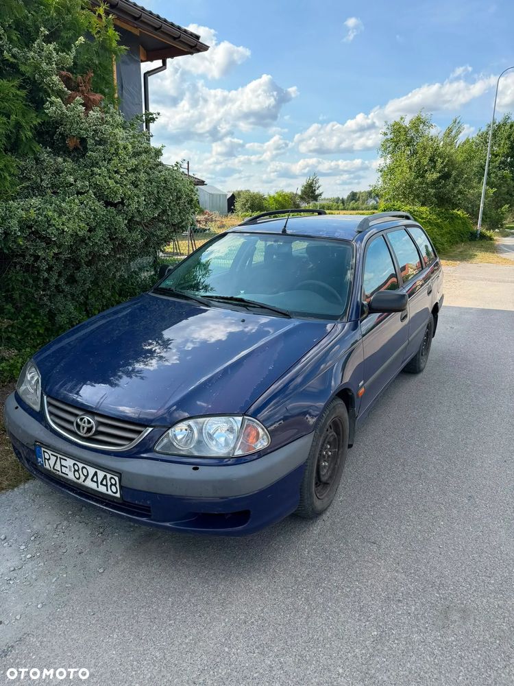Toyota Avensis - 4