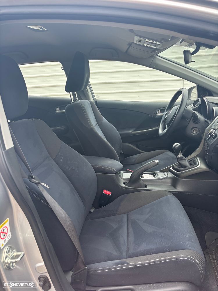 Honda Civic 1.4 i-VTEC Elegance - 14