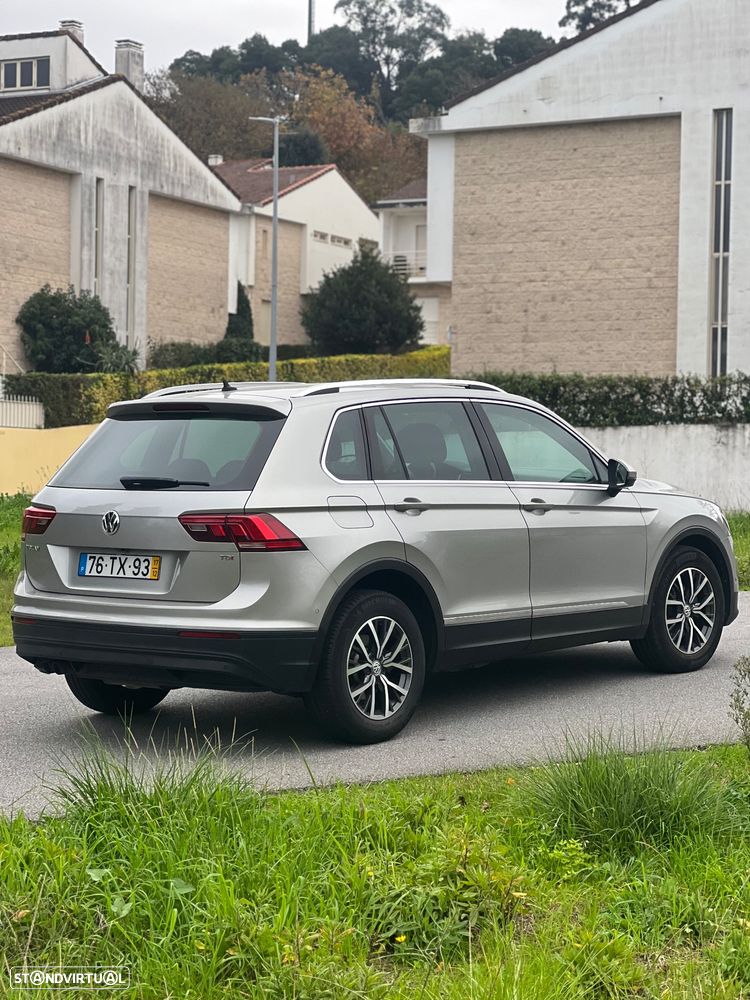 VW Tiguan 1.6 TDI Confortline - 4