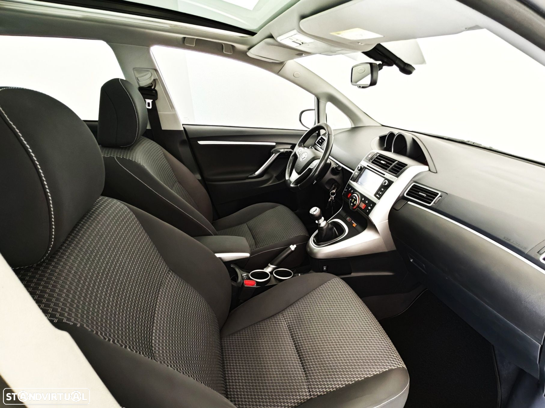 Toyota Verso 1.6 D-4D 5L S&S Comfort - 42