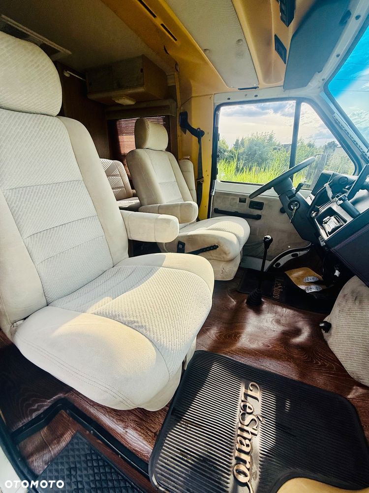 Renault Winnebago - 24