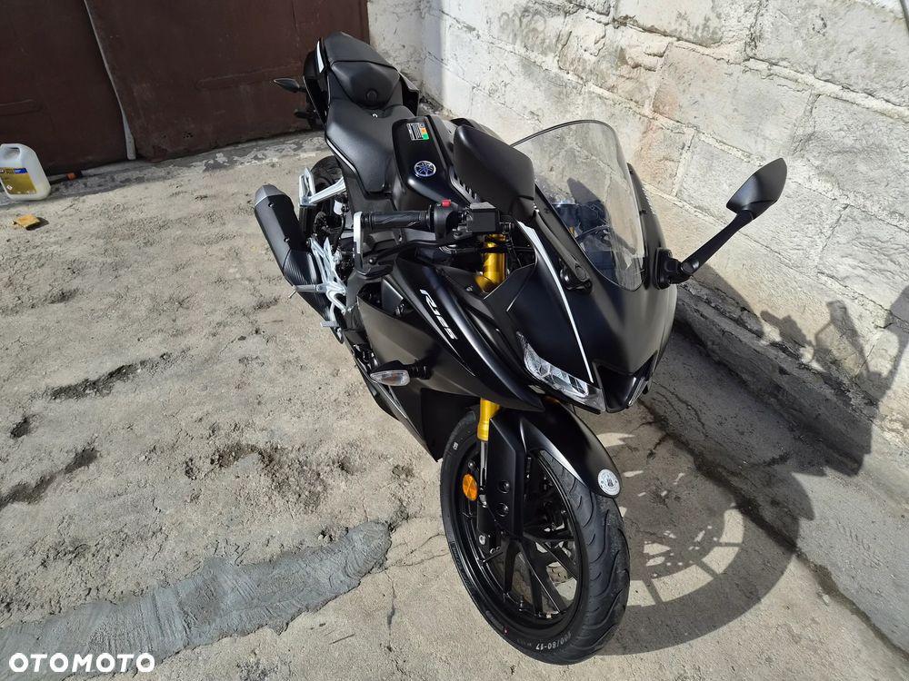 Yamaha YZF - 8