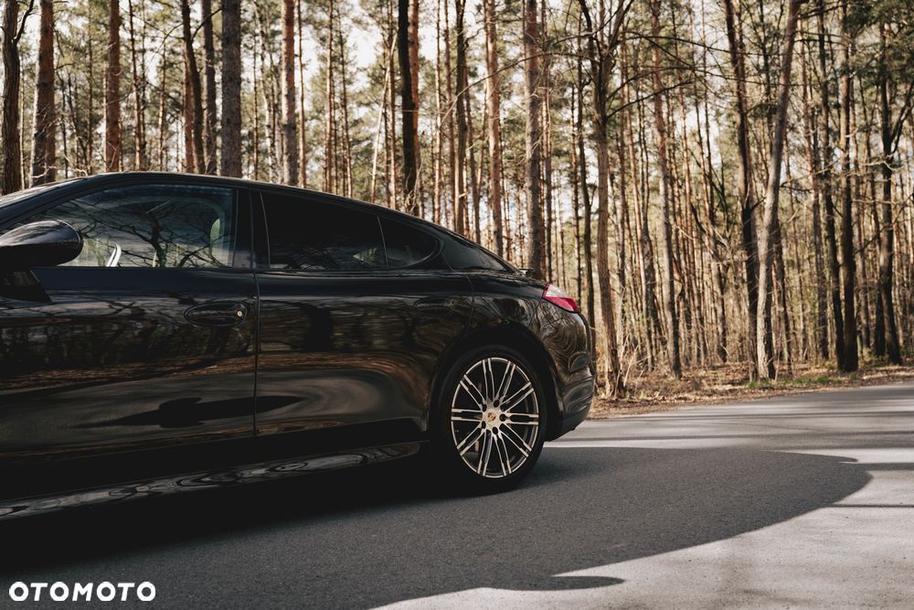Porsche Panamera 4S - 33