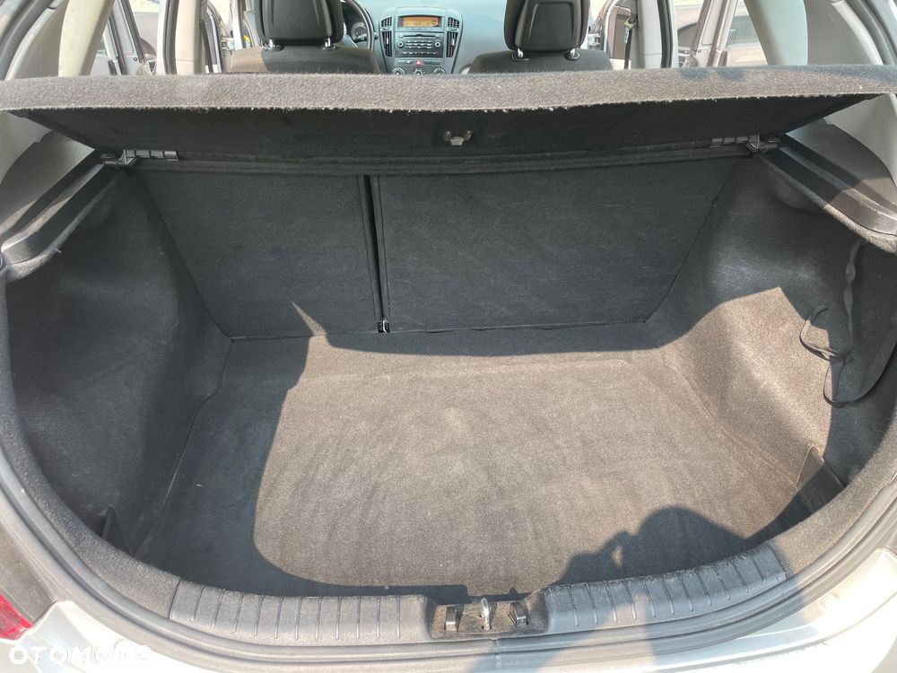 Kia Ceed 1.6 Crdi Comfort - 21