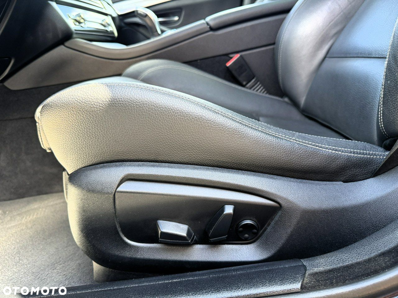 BMW Seria 5 525d xDrive - 12