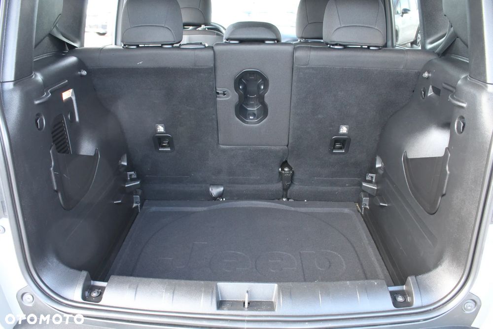 Jeep Renegade 1.0 T-GDI Night Eagle - 40
