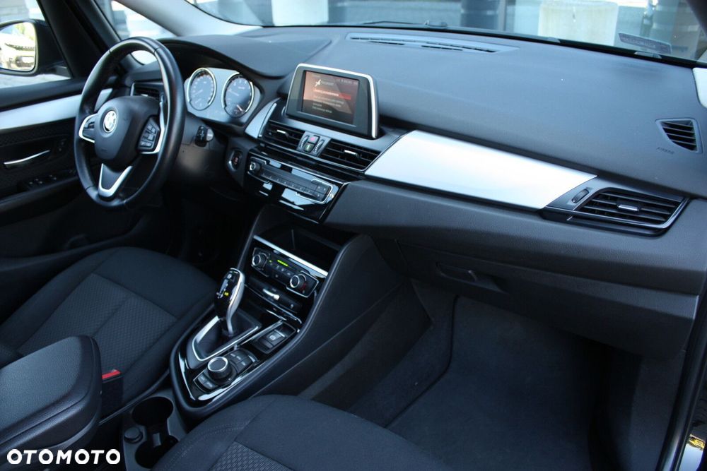 BMW Seria 2 218i GPF - 23