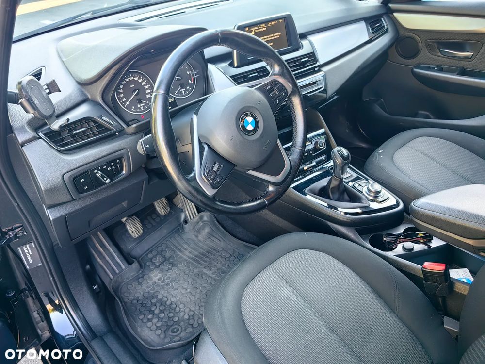 BMW Seria 2 216d - 6
