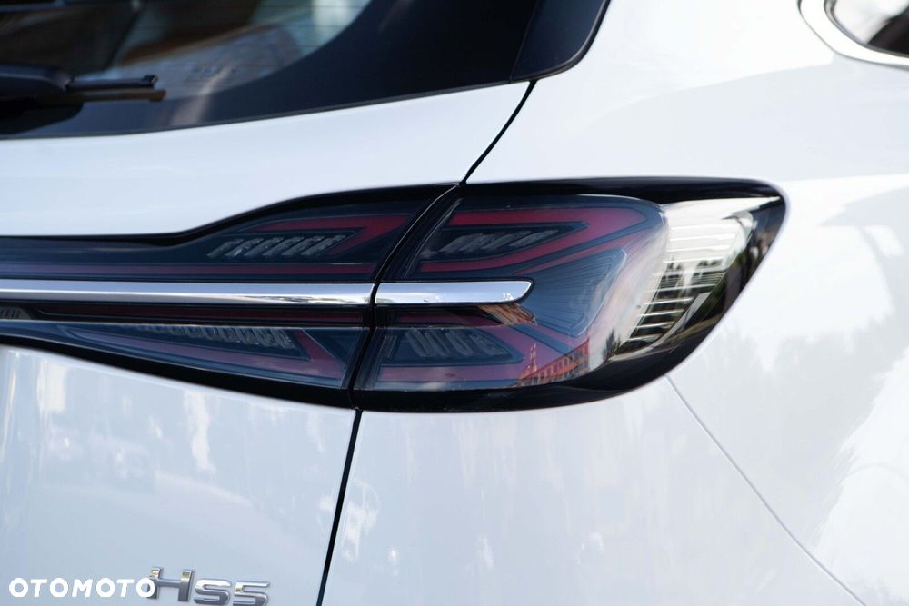 Hongqi HS5 - 11