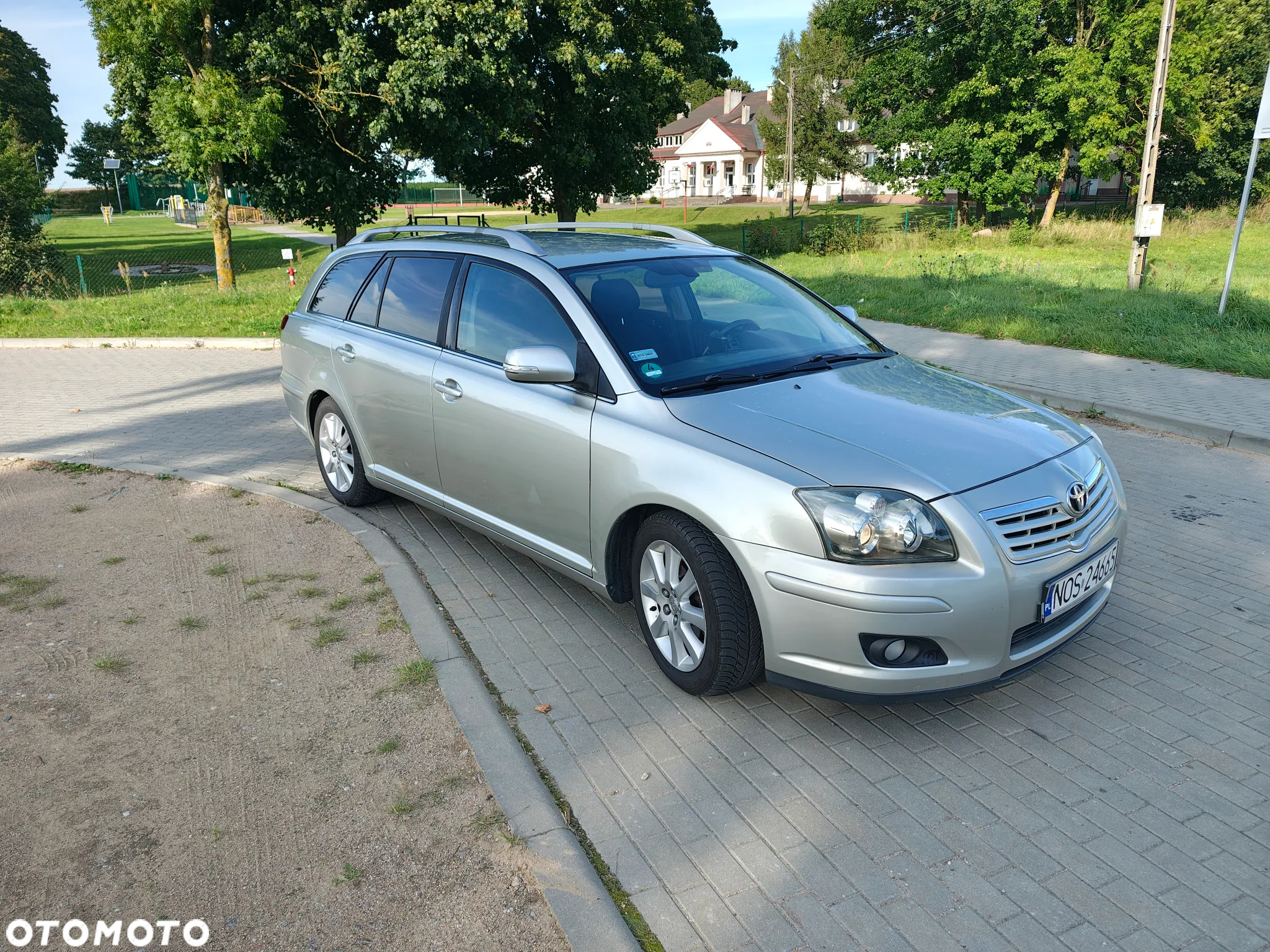 Toyota Avensis - 2