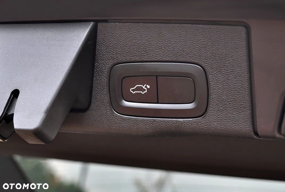 Volvo XC 60 D4 Momentum Pro - 14