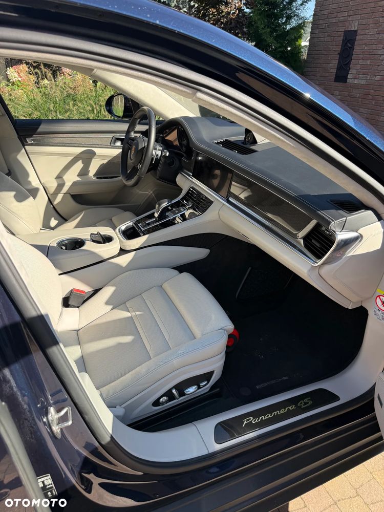 Porsche Panamera 4S E-Hybrid - 36