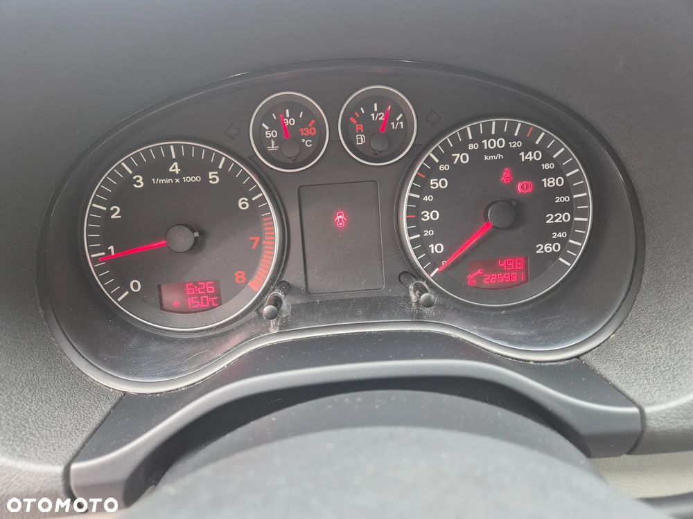Audi A3 3-drzwiowe 1.6 Attraction - 16