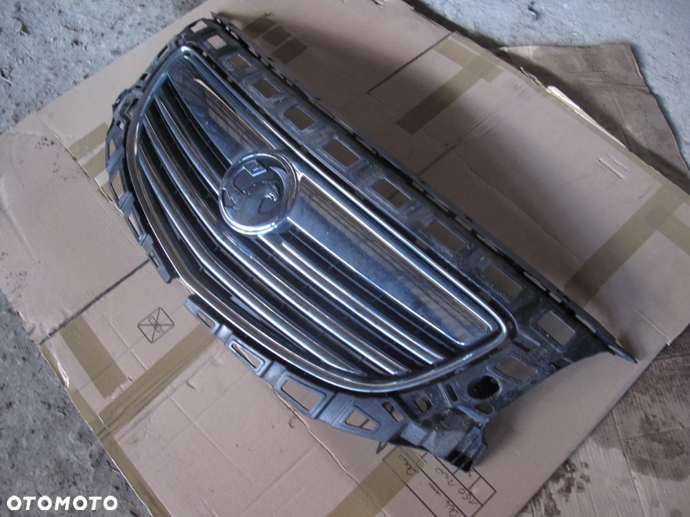 GRILL opel insignia A - 4